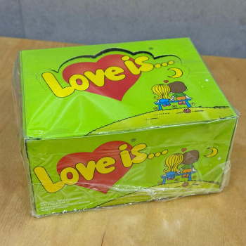 Коробка жвачек Love is...