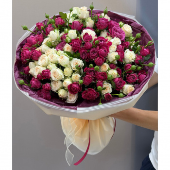 Букет из 25 кустовых роз