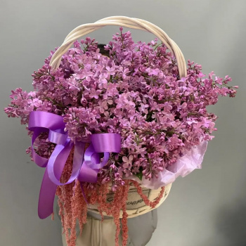 Корзинка из сирени
